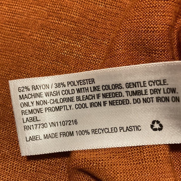 Universal Thread Top - Picture 4 of 4